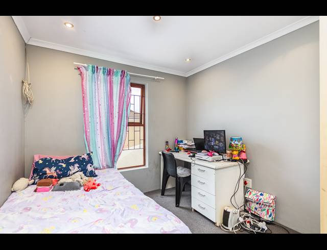 2 BEDROOM TOWNHOUSE FOR SALE IN PARKLANDS